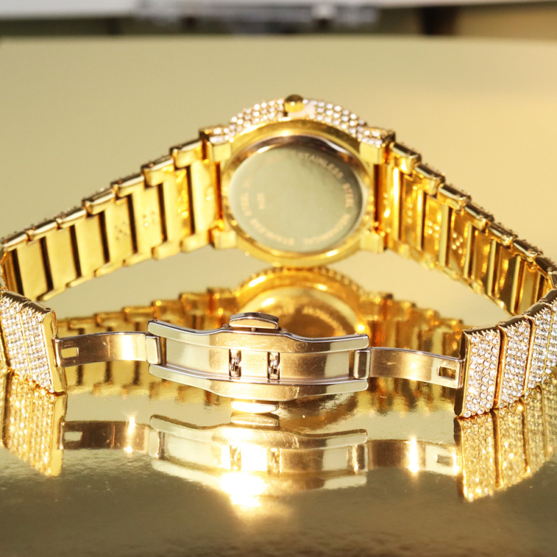 Ceas fără logo, accente diamantate, cadran pătrat, închizătoare tip fluture, mișcare quartz