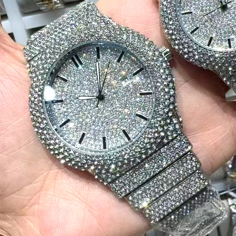 Ceas fără logo, accente diamantate, cadran pătrat, închizătoare tip fluture, mișcare quartz