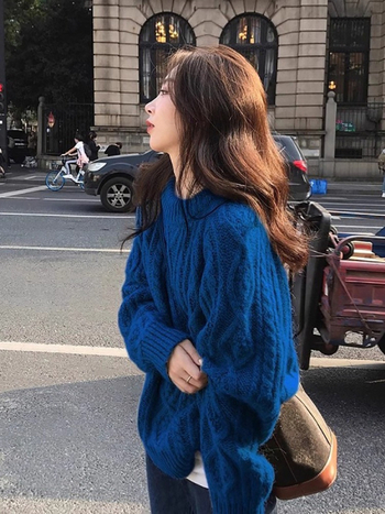 Džemper – japansko-korejski casual stil, slobodan kroj, okrugli izrez, dugi rukavi, patchwork
