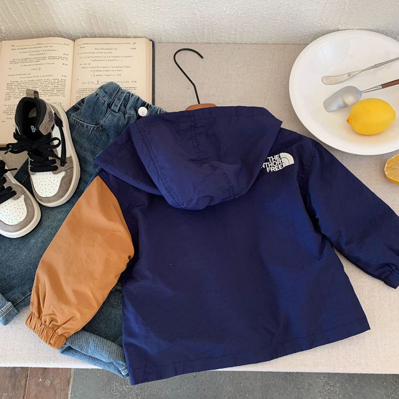 Dječja jakna s uzorkom slova, jednostruko zakopčavanje, 90% pamuk, kratka duljina, dugi rukavi