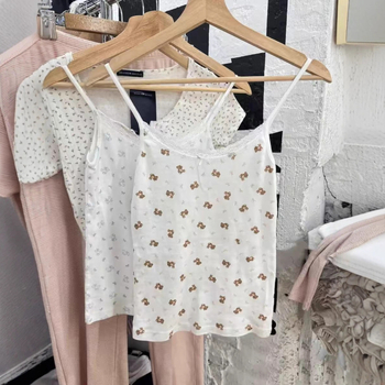 Ženski top bez rukava s potpisom medvjeda i čipkom – sling stil, uska kroj, pamuk 70–80%