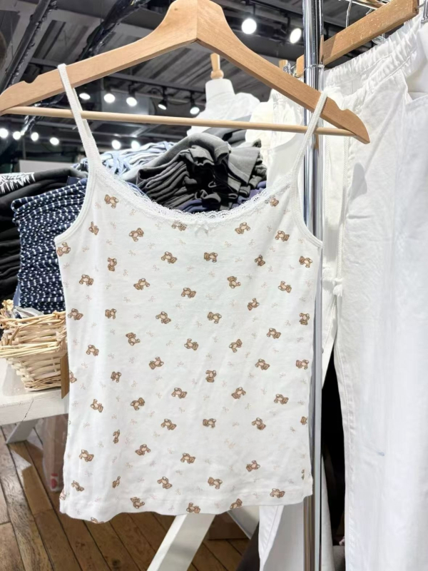 Ženski top bez rukava s potpisom medvjeda i čipkom – sling stil, uska kroj, pamuk 70–80%