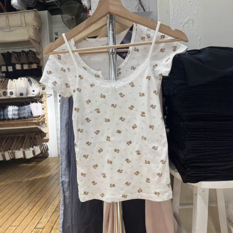 Ženski top bez rukava s potpisom medvjeda i čipkom – sling stil, uska kroj, pamuk 70–80%