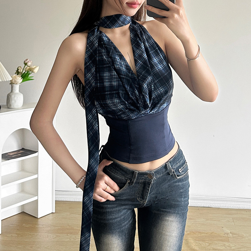 Ženský halter top, úzky strih, ultra krátka dĺžka, jednobarevný polyester