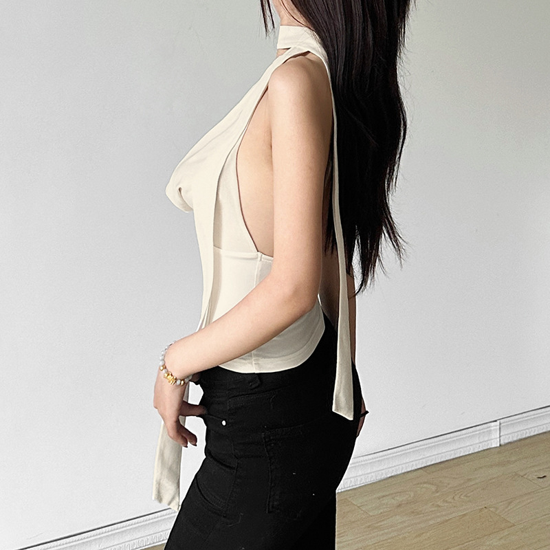 Ženský halter top, úzky strih, ultra krátka dĺžka, jednobarevný polyester