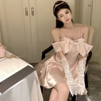 Haljina s otvorenim ramenima, tutu suknja, mašna, plisiranje, visok struk, bez rukava, kratka suknja, materijal: mekan saten