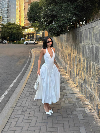 Haljina s halter izrezom V, bez rukava, visokim strukom