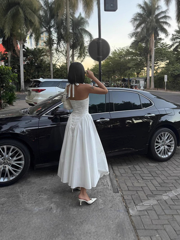 Haljina s halter izrezom V, bez rukava, visokim strukom