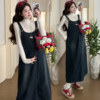 Nėščiųjų dviejų dalių komplektas: denim petnešų sijonas ir megztinis viršus, ruduo–žiema 2025, ilgomis rankovėmis, vidutinio ilgio