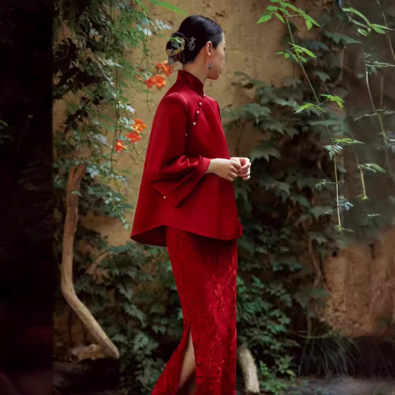 Nova kineska stil vjenčana haljina s dugim rukavima, A-linija kroja, visok struk, duga suknja, zima 2025