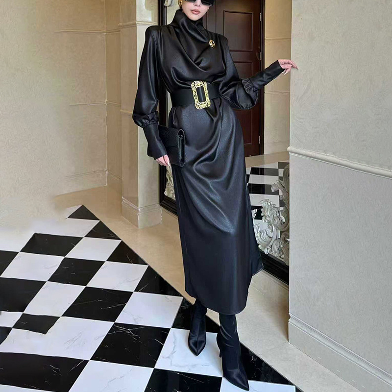 Rochie elegantă cu mâneci lungi, șnur de închidere, guler încrucișat, croială A-line, talie înaltă — amestec poliester-bumbac