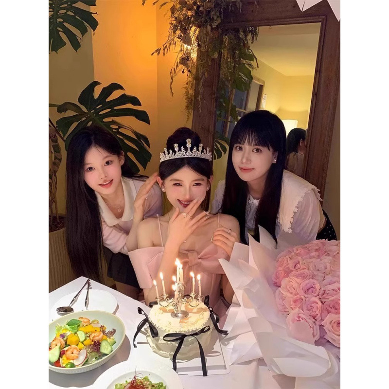 Haljina A-linije bez rukava, s mašnicom, kratka duljina, ovratnik s jednim linijama