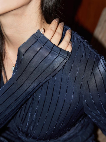 Večernja haljina od baršuna, A-linije kroja, društveni stil, V-dekolte, srednja duljina, visok struk