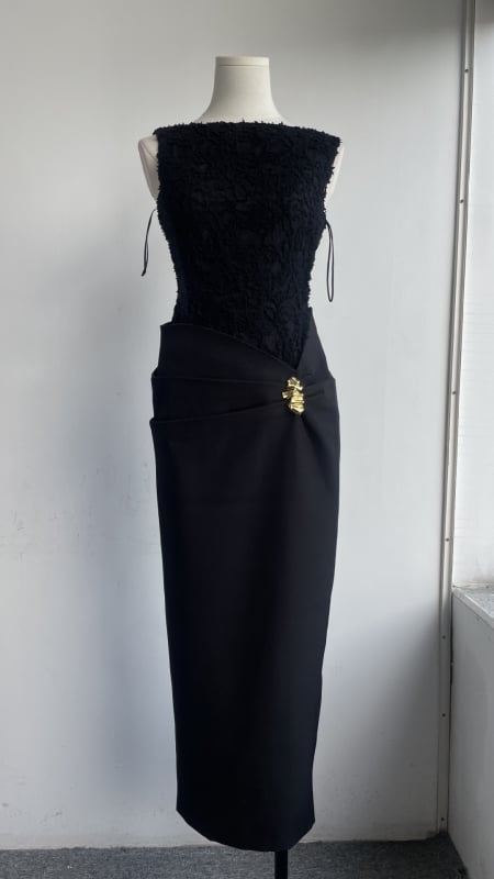 Haljina s visokim strukom, uski silueta olovke, tkanina od poliestera i elastana, okrugli ovratnik, zatvarač