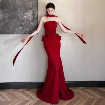 Elegantné večerné šaty s jedným ramienom, bez rukávov, dlhé, A-strih, výšivka