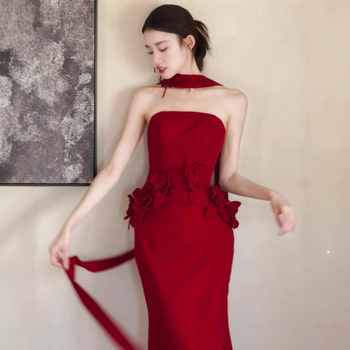 Elegantné večerné šaty s jedným ramienom, bez rukávov, dlhé, A-strih, výšivka
