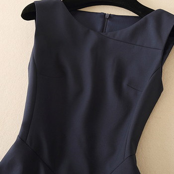 Šaty inšpirované Hepburnovou, bez rukávov, polyester, vysoký pás, okrúhly výstrih, stredná dĺžka