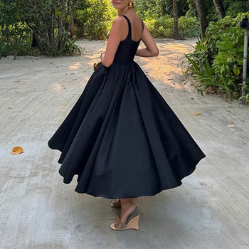 Elegantné dlhé šaty bez rukávov so štvorcovým výstrihom, plisovaná pás, polyester
