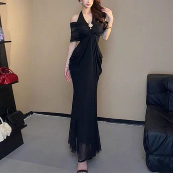 Βραδινό φόρεμα με halter neck, μακριά γραμμή, εφαρμοστό στους γοφούς, υψηλή μέση, κοντά μανίκια, πολυεστέρας