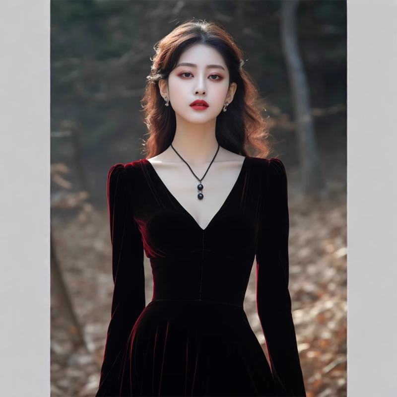 Velúr estélyi ruha V-nyakú, hosszú ujjú, magas derékú, A-vonalú, midi hossz, egyszínű, spandex és poliészter keverék