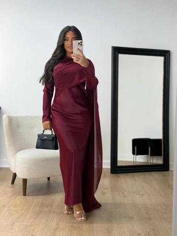 Rochie — din satin și șifon, croială slim, mâneci lungi, lungă până la podea, poliester 95%+