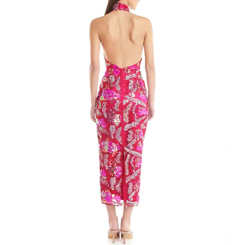Rochie de seară cu halter, plasă florală din mesh, detalii decupate, talie medie, lungime midi, siluetă pe șolduri