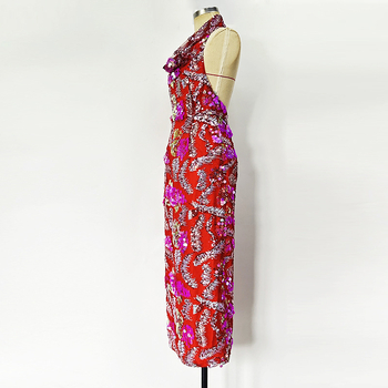 Rochie de seară cu halter, plasă florală din mesh, detalii decupate, talie medie, lungime midi, siluetă pe șolduri