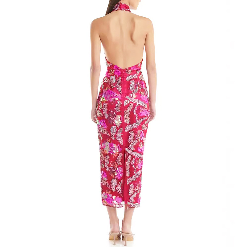 Rochie de seară cu halter, plasă florală din mesh, detalii decupate, talie medie, lungime midi, siluetă pe șolduri