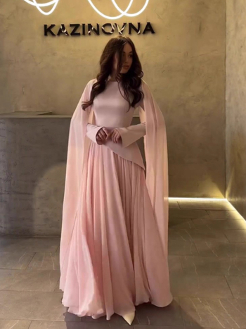 Rochie uni din amestec de bumbac-poliester, mâneci lungi, talie înaltă, fustă lungă (Material: amestec bumbac-poliester; Model: uni; Mâneci: lungi; Talie: înaltă; Lungime: fustă lungă)