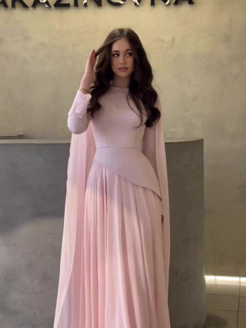 Rochie uni din amestec de bumbac-poliester, mâneci lungi, talie înaltă, fustă lungă (Material: amestec bumbac-poliester; Model: uni; Mâneci: lungi; Talie: înaltă; Lungime: fustă lungă)