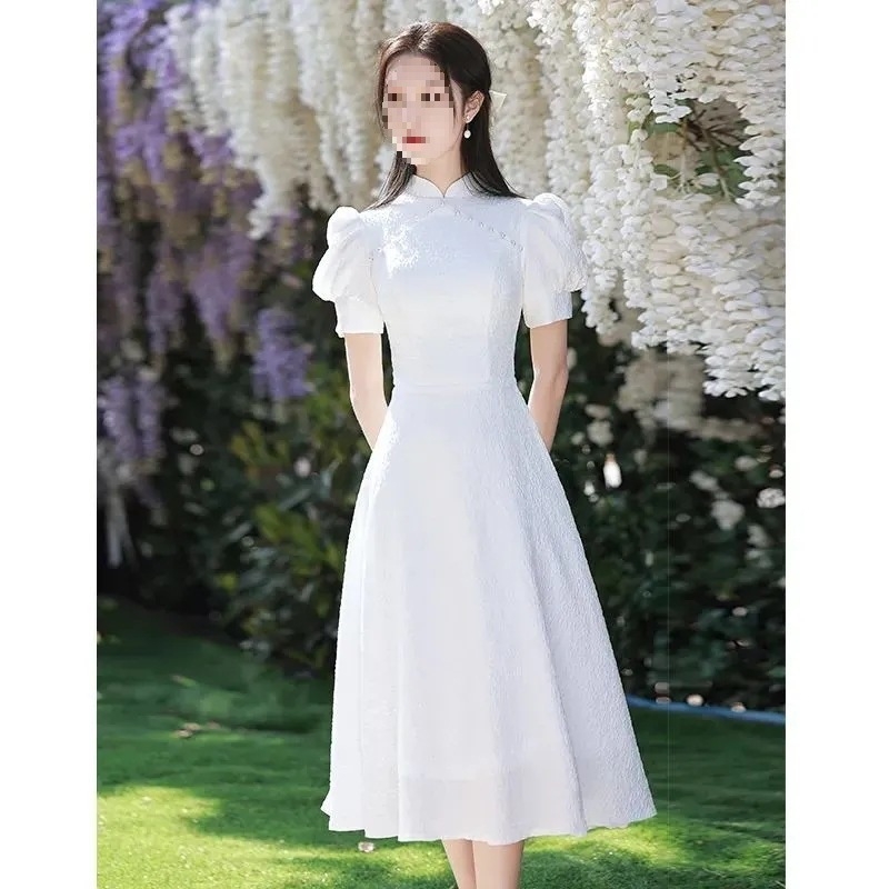 rochie cu guler în stil Qipao, mâneci scurte, lungime medie, croială în A-line, stil retro-literar