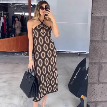 Rochie lungă boemă cu gât halter, spate decupat, mâneci clopot, talie înaltă, bumbac 90–95%