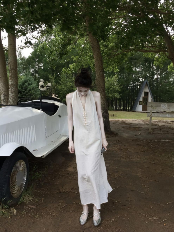 Rochie maxi fără mâneci, decolteu în V – amestec de in, talie înaltă, stil vacanță, primăvară/vară 2025