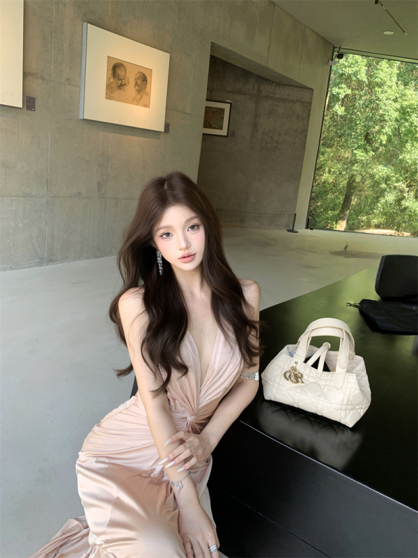 Φόρεμα από πολυεστέρα σε γραμμή Α, μακρύ, χωρίς μανίκια, υψηλή μέση, μονόχρωμο, λεπτομέρειες κολλάζ