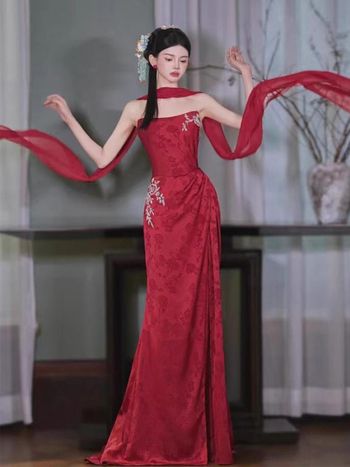 Ženska haljina u kineskom stilu s kapuljačom, duga suknja, bez rukava, dekolte tip tube-top, visokim strukom, proljeće 2025