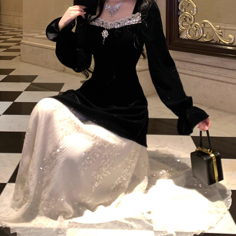 Haljina - Čipkasti materijal, V-izrez, Dugi rukavi, Visoki struk, A-linijski kroj