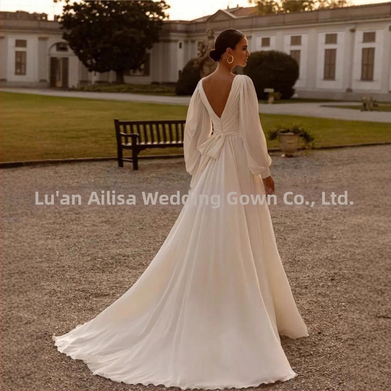 Polyesterové večerné šaty s hlbokým V výstrihom, dlhými rukávmi, vysokým pásom, krátka vlečka