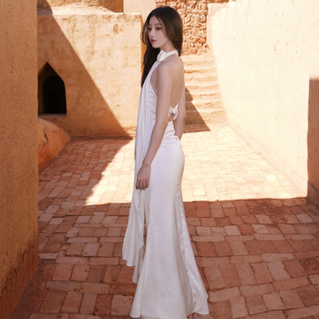 Saten haljina s halter izrezom, duga, A-line, bez rukava, visokim strukom, jednobojni uzorak