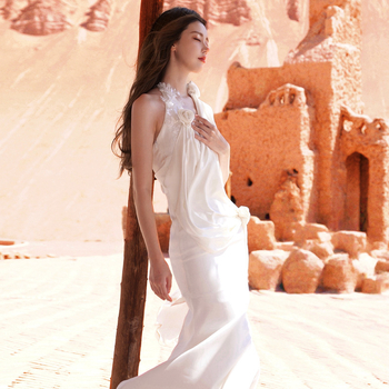 Saten haljina s halter izrezom, duga, A-line, bez rukava, visokim strukom, jednobojni uzorak