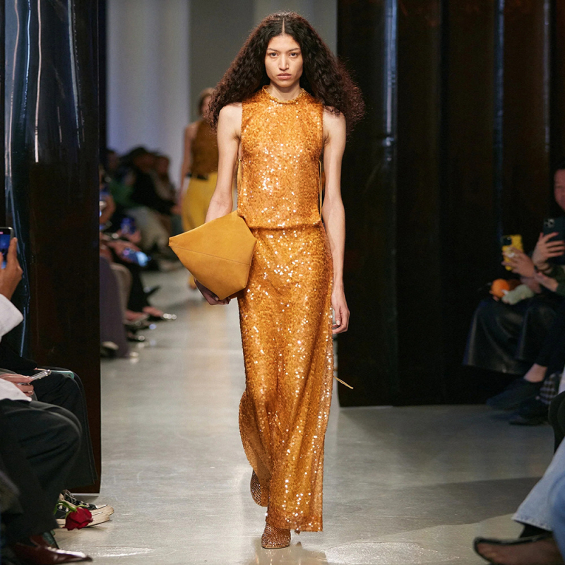 Haljina s fliterima, bez rukava, okrugli izrez, prozirni fliteri, elastični pojas, duga nepravilna suknja, poliester