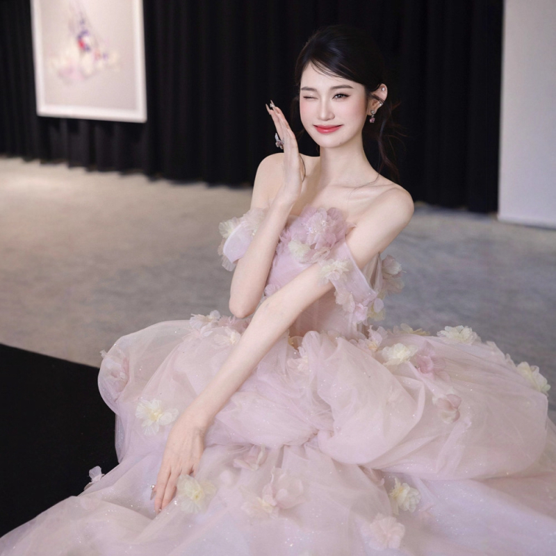 Francuski stil lagane vjenčane haljine s jednim ramenom, puderski tila, bez rukava, duga suknja s dugačkim šlepom, poliester smjesa, ljeto 2025