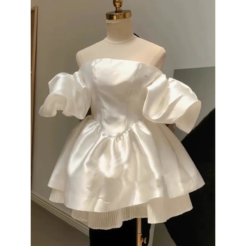 Satenska haljina A-linije s tube-top siluetom, kratkim rukavima, 3D paneliranjem