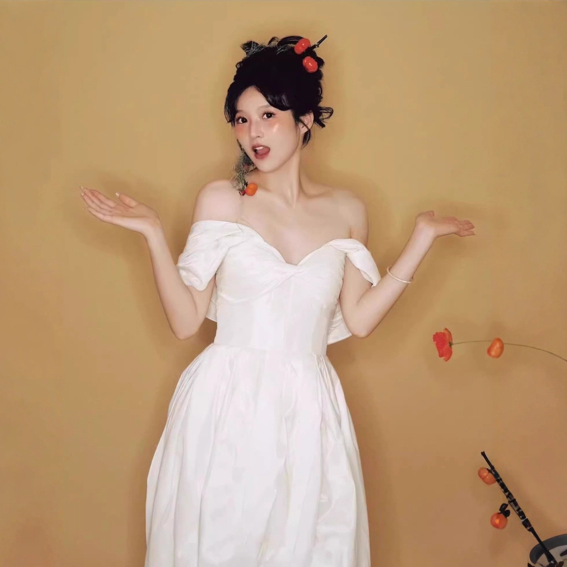 Rochie de logodnă din poliester – croială A-line, pe un umăr, mâneci 3/4, lungă, talie înaltă, primăvara 2026