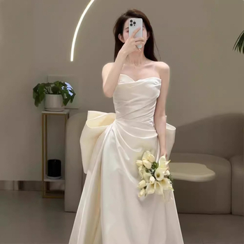 Vjenčana haljina – acetatno-poliesterski tkanine, A-linijski kroj, visok struk, rukav 3/4, duga suknja