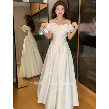 Vjenčana haljina s jednim ramenom, satenski materijal, A-linija, duga suknja, struk u sredini