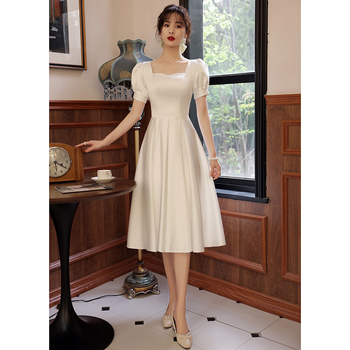 Vjenčana haljina u A-liniji, duboki V izrez, rukavi do 3/4, visok struk, poliester