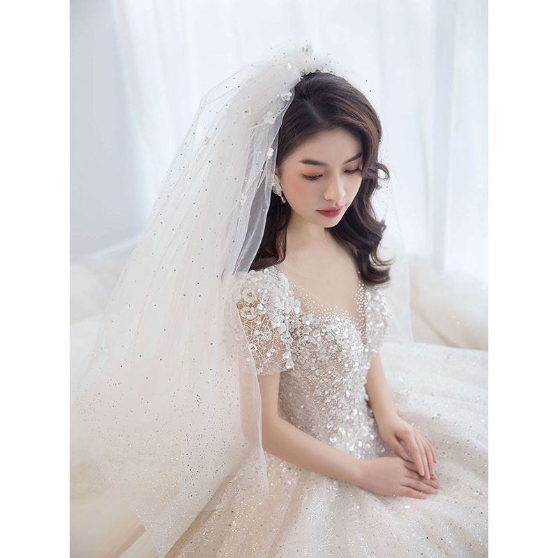 Vjenčana haljina u francuskom stilu, A-linija silueta, U-dekolte, bez rukava, duga šlep, 395 satén.