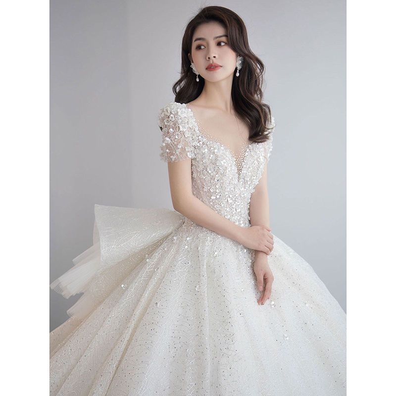 Vjenčana haljina u francuskom stilu, A-linija silueta, U-dekolte, bez rukava, duga šlep, 395 satén.