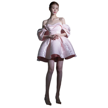 Estélyi ruha váll nélküli dekoltázs, A-vonalú sziluett, magas derék, háromnegyed ujjak, rövid szoknya (polyester)