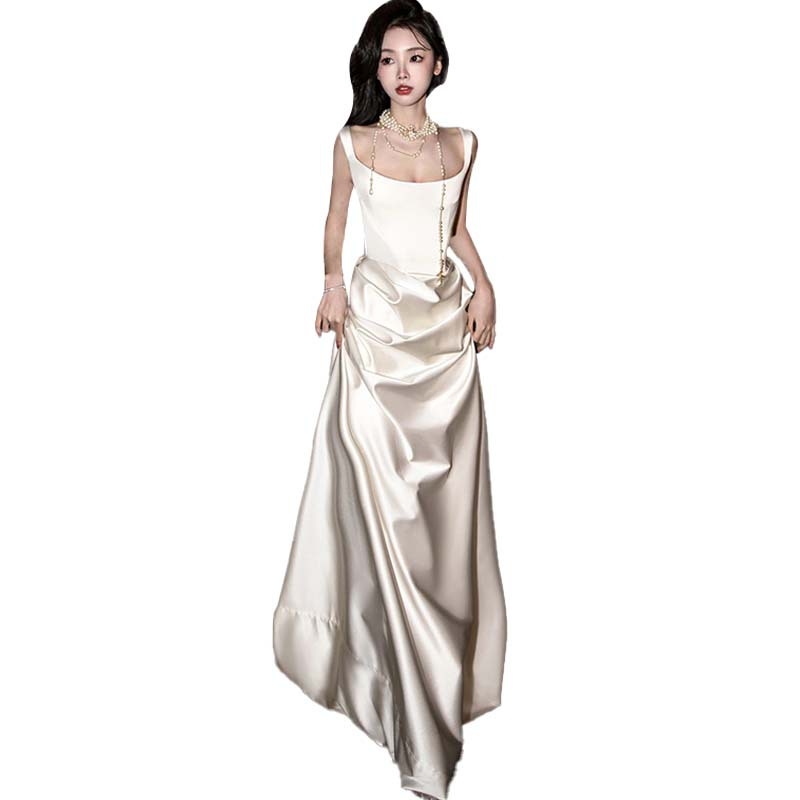 Esküvői ruha - poliészter szatén, A-vonal, ujj nélküli, hosszú, középső derék.